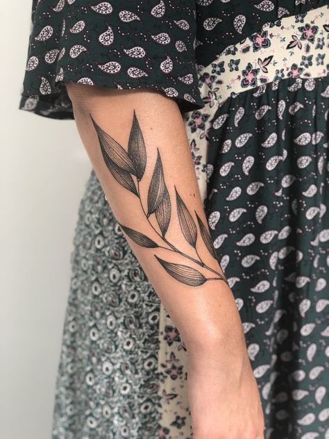 Botanisches Tattoo, Tattoo Wallpaper, Bamboo Tattoo, Hamsa Tattoo, Inspiration Tattoos, Arrow Tattoo, Botanical Tattoo, Face Tattoos, Best Tattoo Designs