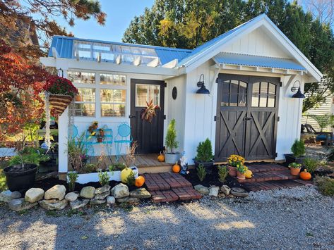 Shed And Greenhouse Combo, Shed And Greenhouse, Greenhouse Shed Combo, Creative Garden Decor, Greenhouse Shed, Garden Tool Shed, Backyard Water Feature, Backyard Greenhouse, Backyard Office