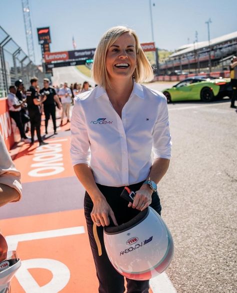 Suzie Wolff, Porsche F1, Susie Wolff, Corporate Woman, Wag Dr, F1 Wag, Toto Wolff, Corporate Women, Saying Sorry