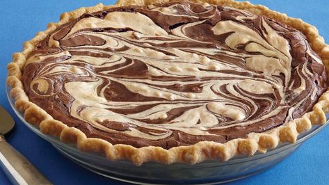 Peanut Butter Swirl Brownie Pie Quick Easy Pie, Hot Fudge Topping, Peanut Butter Swirl Brownies, Peanut Butter Brownie, Brownie Pie, Baked Dessert, Swirl Brownies, Pillsbury Recipes, Easy Pie Recipes