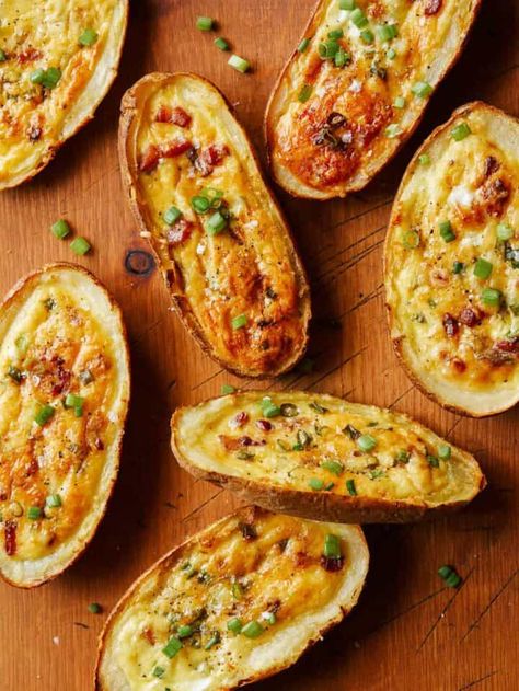 Breakfast recipes and Brunch recipes | Spoon Fork Bacon Egg Boats, Potato Boats, Potatoe Skins Recipe, Bbq Potatoes, Perfect Baked Potato, Cheese Potato, Healthy Superbowl Snacks, Queso Cheddar, Potato Skin