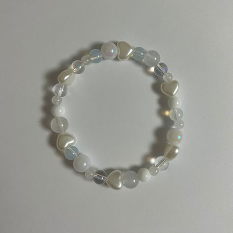 Cute Simple Beaded Bracelets, Cute Bracelets Ideas Beads Simple, Cute Bracelet Ideas Glass Beads, Simple Beaded Bracelets Ideas, Glass Bead Bracelet Ideas Aesthetic, Bracelet Ideas Simple, Simple Bracelet Ideas, Bracelet Ideas Glass Beads, Gelang Manik Handmade