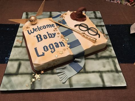 Harry Potter Baby Shower Cake Harry Potter Baby Shower Cake, Harry Potter Themed Birthday, Baby Shower Cake Ideas, Gateau Harry Potter, Harry Potter Shower, Gryffindor Scarf, Harry Potter Birthday Cake, Harry Potter Baby Shower, Theme Harry Potter