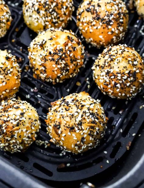 Try these irresistible Gluten-Free Air Fryer Mini Bagels! Made with a yogurt + flour mixture, they're light, fluffy, and totally gluten-free. Coated in savory everything bagel seasoning, these bite-sized treats are bursting with flavor. Perfect as a snack, appetizer, or party food. Quick and easy to make in the air fryer. Gluten Free Air Fryer Bagels, Bagel Bread, Gluten Free Bagels, Everything Bagel Seasoning, Mini Bagels, Bagel Bites, Bagel Seasoning, Free Meal, Everything Bagel