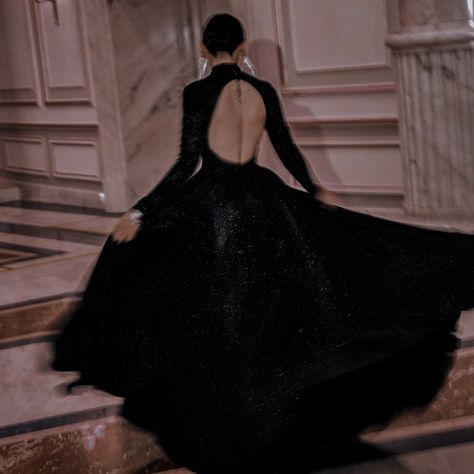 Black Ball Gown Aesthetic, Black Royal Dress Aesthetic, Black Gown Aesthetic, Royal Dress Aesthetic, Princess Aesthetic Dark, Aesthetic Gown, Dark Fairytale Aesthetic, Gown Aesthetic, Aphrodite Aesthetic