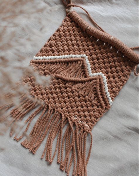 Macrame wall hanging with mountains pattern Free Pattern Macrame Wall Hanging, Cool Macrame Wall Hangings, Macrame Creative Ideas, Macrame Mountain Wall Hanging Diy, Macrame Wall Pattern, Small Macrame Hanging, Masculine Macrame Wall Hanging, Western Macrame Wall Hanging, Mountain Macrame Wall Hanging