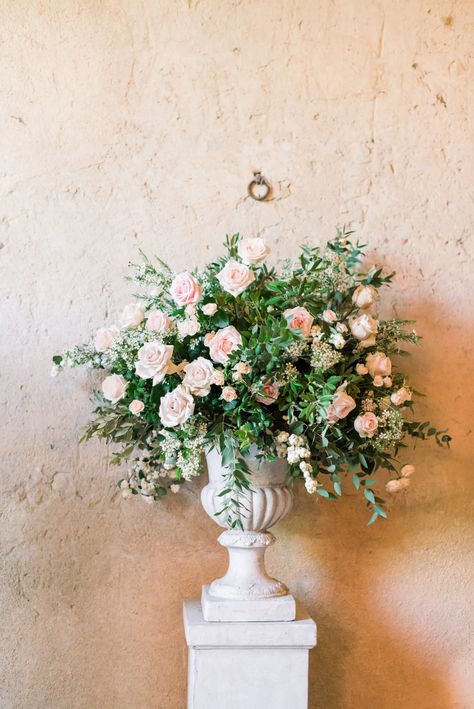 Romantic Fall Tuscany Wedding | Photography by Fall Wedding Ceremony Flowers, Blush Fall Wedding, Ice Blue Dress, Urn Arrangements, Nude Wedding, Ceremony Florals, Fall Wedding Ceremony, Wedding Glamour, Italian Ruscus