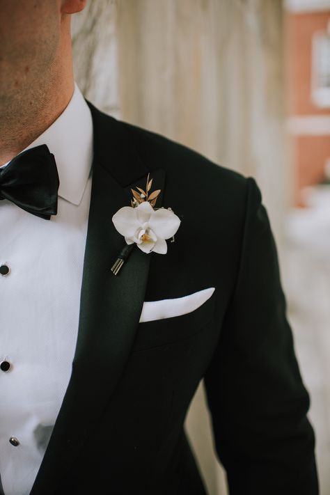 Formal Orchid Boutonniere and Black Tuxedo Flowers For Tuxedo, Man Tuxedo Wedding, Black Tux Boutonniere, Wedding Bouttoniere Grooms, Classic Wedding Tuxedo Groom Attire, Black Groomsmen Tuxedos, Groom Suit Accessories, Pocket Boutonniere Tuxedo, Groom Suit Flower Boutonnieres