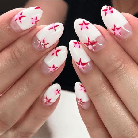 Pink & White Star Oval Nails fashion nails nail pretty nail art summer nails nail trends nail ideas nail designs 4th of july manicures 4th of july nails Red White And Blue Nails, White And Blue Nails, 4th Nails, Cowboy Nails, Firework Nails, Retro Nails, 4th Of July Nails, Vibrant Nails, July Nails