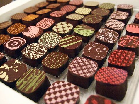 The 10 Most Expensive Chocolates in the World Homemade Chocolate Candy, Expensive Chocolate, Chocolate Bacon, French Chocolate, Chocolate Transfer Sheets, Types Of Chocolate, Chocolate World, Chocolate Company, Chocolate Maker