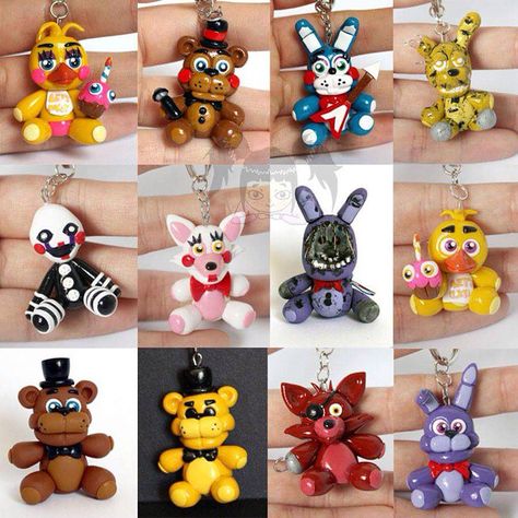 ANIMATRONICS! EU QUERO TODOOOOOS Fnaf Crafts, Skate 3, Fnaf Freddy, 3d Quilling, Tanah Liat, Clay Diy Projects, Clay Art Projects, Clay Figures, Fnaf Drawings