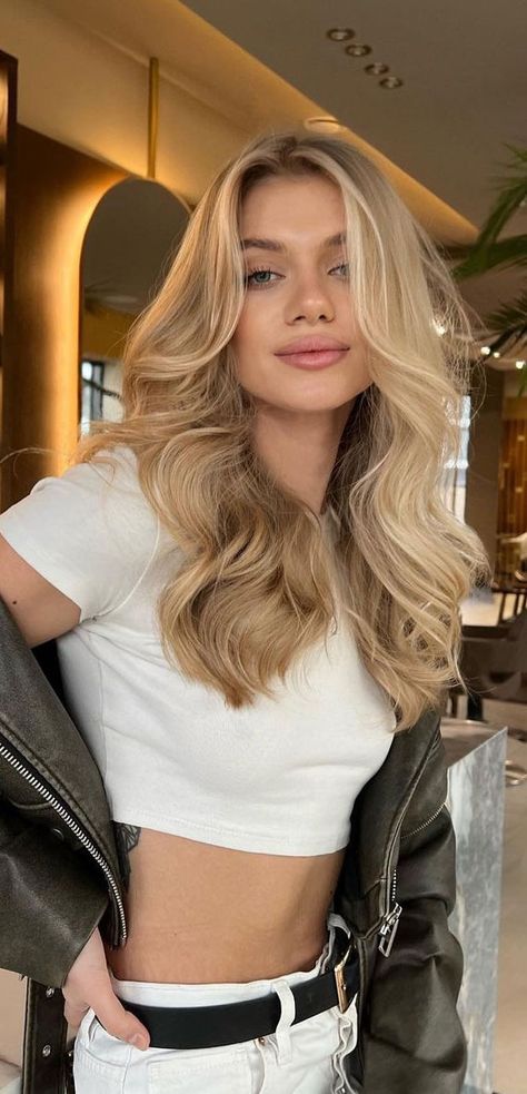 Dirty Blonde Hair With Highlights, Dirty Blonde Hair Color Ideas, Ashy Blonde Hair, Warm Blonde Hair, Perfect Blonde Hair, Summer Blonde Hair, Neutral Blonde, Light Blonde Highlights, Ashy Blonde