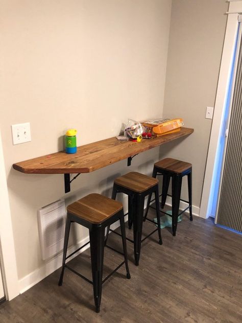 Hanging Dining Table, Understairs Ideas, Shake Bar, Dining Table Buffet, Industrial Decor Kitchen, Wall Mounted Bar, Kitchen Bar Table, Table Buffet, Dining Wall