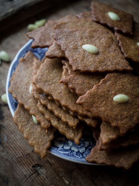 Norwegian Kitchen Witch, Krumkake Recipe Norwegian Christmas, Norwegian Bread Recipes, Norwegian Desserts Traditional, Norwegian Cookies Christmas, Norwegian Cookies Recipes, Scandinavian Christmas Cookies, Finnish Cookies, Norwegian Christmas Food