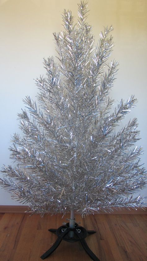 Vintage  Silver Aluminum Christmas Tree Tinsel Tree Decorating Ideas, Silver Tinsel Christmas Tree, Vintage Aluminum Christmas Tree, Tree Decorating Ideas, Tinsel Christmas Tree, Aluminum Christmas Tree, Christmas Tree Coloring Page, Retro Christmas Tree, Tinsel Tree