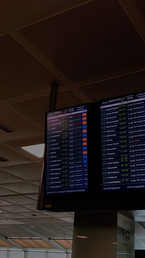 Stansted Airport Aesthetic, First Job Aesthetic, Flying Aesthetic, Happy Onam Wishes, Onam Wishes, Plane Aesthetic, Airport Vibes, Airport Flight, Departures Board