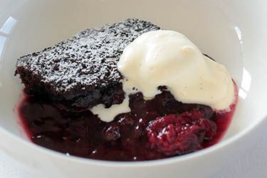 Karena & Kasey's Self-saucing Chocolate & Black Doris Plum Pudding Plum Pudding Recipe, Canned Plums, Self Saucing Pudding, Plum Recipes, Plum Pudding, Canned Fruit, Premium Food, Pudding Recipes, Fruit Desserts