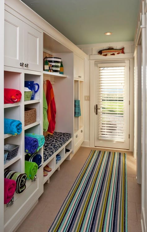 mudroom | Francesca Owings Interior Design Pool House Storage, Pool Changing Room, Pool House Bathroom, Pool House Decor, Living Pool, Pool Storage, Pool Bathroom, House Of Turquoise, Pool Rooms