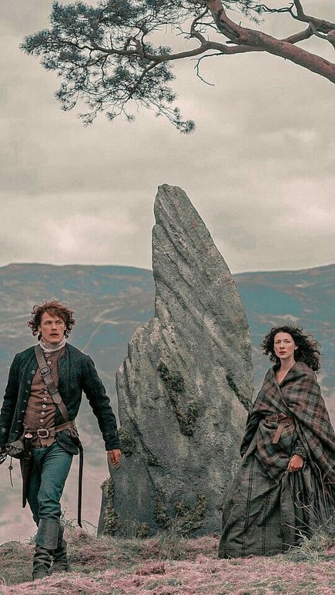 Outlander Wallpaper Aesthetic, Outlander Show, Je Suis Prest, James Fraser Outlander, Outlander Quotes, Outlander 3, Outlander Tv Series, Jamie Fraser Outlander, Beautiful Series