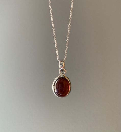 Red Necklace Stone, Simple Garnet Jewelry Set, Red Pendant Silver Necklace, Garnet Jewelry Necklace, Crystal Necklaces, Garnet Necklace, Dope Jewelry, Silver Design, Charity Shop