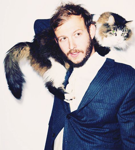 Justin Vernon (Bon Iver) Justin Vernon, Celebrities With Cats, Men With Cats, Albert Schweitzer, Bon Iver, Cat People, Tv Movie, Cool Cats, A Cat