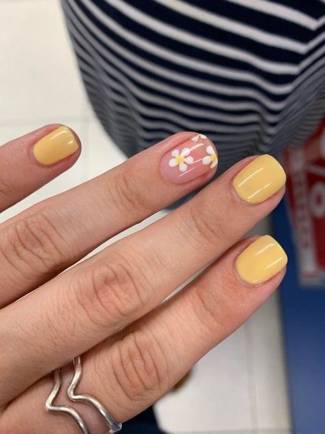 Milky Nails, Nagellack Trends, Short Gel Nails, Subtle Nails, Simple Gel Nails, Cute Gel Nails, Pretty Acrylic Nails, Chic Nails, Short Acrylic Nails