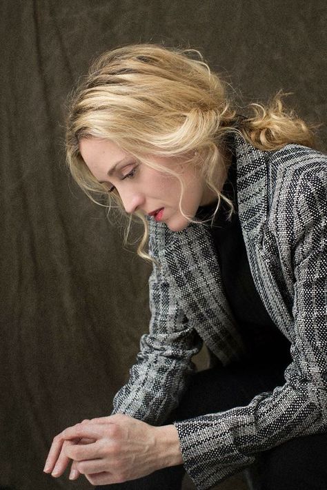 Evelyne Brochu Delphine Cormier, Evelyne Brochu, Nyc Pics, Famous Actresses, Orphan Black, Inspiring Women, Character Reference, Blonde Bombshell, Body Poses