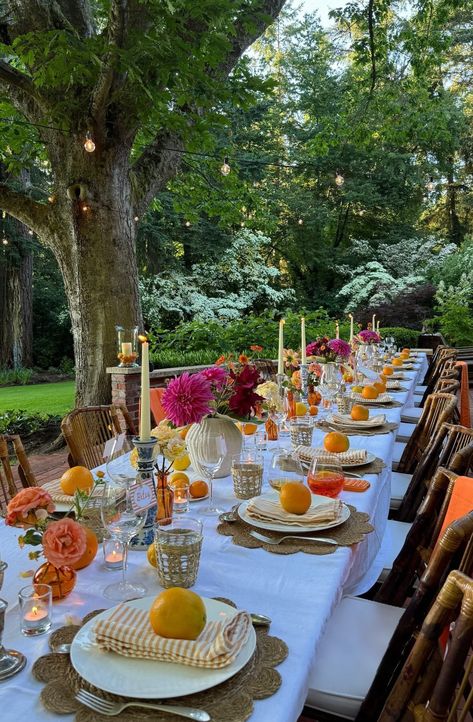 Outdoor Dinner Party Table, Unique Place Cards, Easy Thanksgiving Table Decor, Thanksgiving Table Decor Ideas, Fall Feast, Creative Centerpieces, Lunch Party, Lunch Table, Birthday Lunch