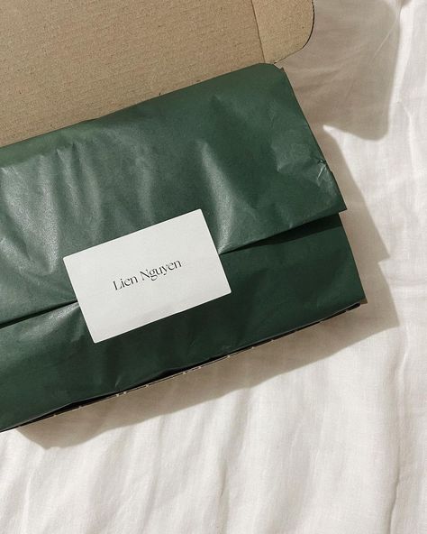 Sage Green Packaging, Branded Stickers Packaging, Green Shopping Box Bag, Sealing Sticker Packaging, Box Seal Sticker Design, Brands Packaging, Customized Stickers, Printing On Tissue Paper, Custom Hard Hats