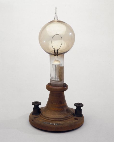 6 Key Inventions by Thomas Edison - HISTORY Thomas Edison Light Bulb, Edison Inventions, Sketching Practice, Thomas Alva Edison, Edison Light, Edison Lamp, Electric Light, Electric Lamp, Living Museum