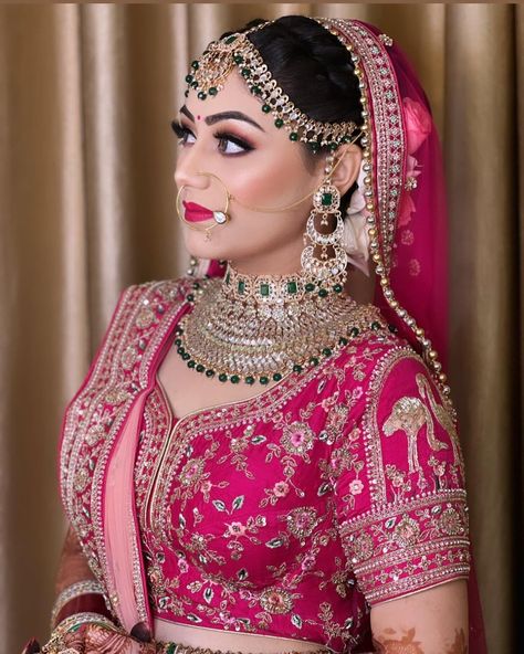 Make your special day more elegant with this kind od outfit and makeover Dark Pink Dress Makeup, Latest Bridal Makeup Indian Wedding, Bridal Makeup Indian Wedding, Black Bride Wedding, Bridal Mendhi, Bride Wedding Makeup, Bridal Pic, Bridal Jewlery, Pink Bridal Lehenga