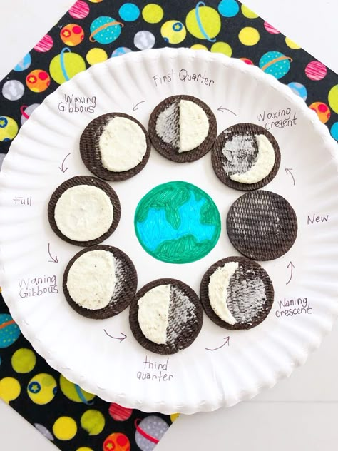 Moon Phases Activity, Oreo Moon Phases, Moon Phases Activities, Space Lesson Plans, Outer Space Activities, Space Activities For Kids, Moon Activities, Space Lessons, Space Preschool