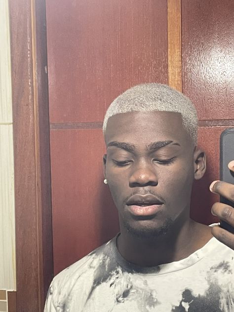 Grey Dyed Hair Men, Black Man White Hair, Grey Hair Black Man, Guys With White Hair, Dyed Hair Men, Men Haircut Curly Hair, Dark Skin Men, Men Hair Color, Men Hair