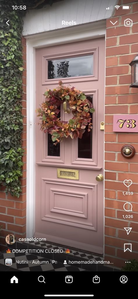 Pink Front Door Brick House, Front Door Red Brick, Pink Front Doors, Georgian House Uk, Virginia Cottage, Small Front Porch Decor, Bright Front Doors, Victorian Front Doors, Cottage Front Doors