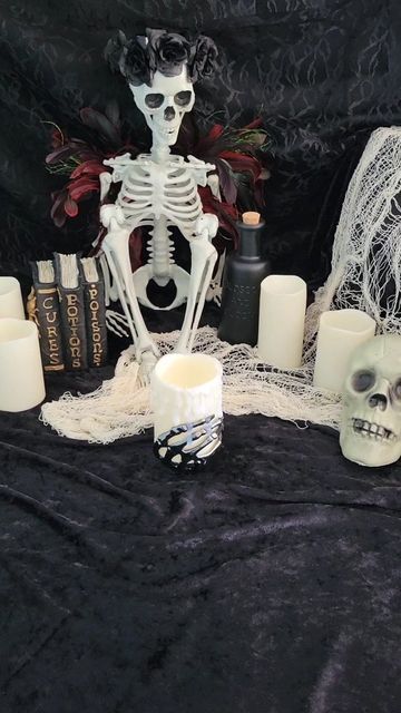 Candle Diy, Spooky Candles, Dollar Tree Diy, Easy Diy, Diy Decor, Diy Projects, Candles, Dolls, Halloween