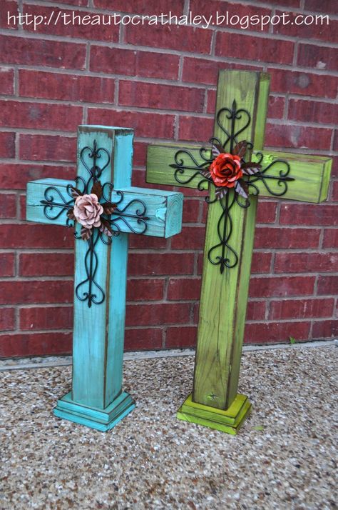 4 X 4 Post Projects Outside, Road Side Memorial Crosses Diy, Memorial Crosses Wooden Diy Roadside, 4x4 Post Ideas, 4x4 Wood Crafts Diy Projects, Wooden Crosses Diy For Grave Site, Wall Of Crosses Ideas, 4x4 Post Projects, 4 X 4 Post Projects