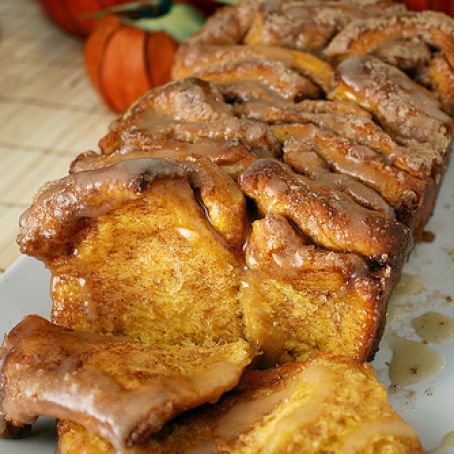 Rum Glaze Recipe, Pumpkin Bread Pudding, Buttered Rum, Sugar Pumpkin, Pumpkin Bread Recipe, Pull Apart Bread, Pull Apart, Pumpkin Bread, Bread Pudding