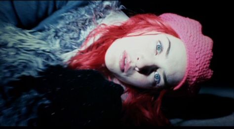 Eternal sunshine of a spotless mind. Clementine Eternal Sunshine, Best Indie Movies, Top 100 Films, Meet Me In Montauk, Michel Gondry, Beau Film, Eternal Sunshine Of The Spotless Mind, Ways To Wake Up, Mazzy Star