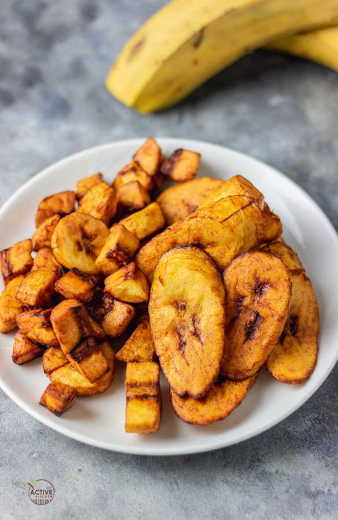 How to Fry Plantain - My Active Kitchen How To Cook Plantains, Baked Plantains, Cooking Bananas, Fried Plantain, Plantain Recipes, Ripe Plantain, Nigerian Recipes, Plantain Chips, Plantains Fried