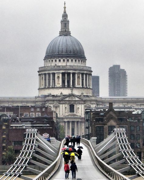 Millennium bridge-London, England Millennium Bridge London, Rainy London, City Images, The Tate Modern, London 2023, Modern Art Museum, Tate Modern Art, Millennium Bridge, St Paul's Cathedral