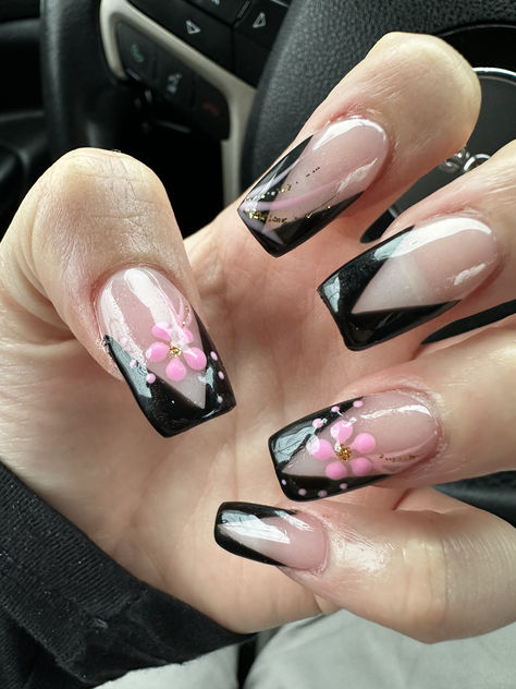 #vacation #vacationnails #nails #tropical #blacknails #pinknails Punta Cana Nails, Nails Tropical, Vacation Nails, Punta Cana, Black Nails, Natural Nails, Pink Nails, Nails