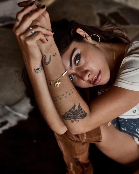 ✨ @mimielashiry ‘s tattoos ✨ August Tattoos, Tattoo Photoshoot Ideas, Lumineers Concert, Tattoo Photoshoot, Mimi Elashiry, Delicate Gold Bracelet, Bohemian Diesel, Geometry Tattoo, Geometric Tattoos