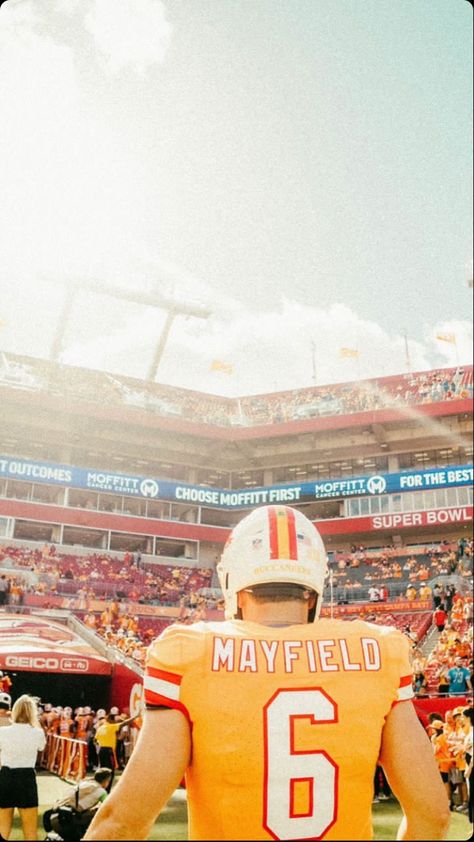 Baker Mayfield Wallpaper, Tampa Bay Buccaneers Aesthetic, Baker Mayfield Buccaneers, Quarterback Aesthetic, Tampa Bay Buccaneers Wallpaper, Buccaneers Wallpaper, Cold Pictures, Tom Brady Patriots, Tampa Bay Buccaneers Football