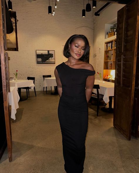 Elegant little black dress dinner date night with short natural black girl hairstyles Black Dress Dinner Date, Black Dress Dinner, Dress Dinner, Date Dinner, Dinner Date, Black Girls Hairstyles, Girl Hairstyles, Date Night, Little Black Dress