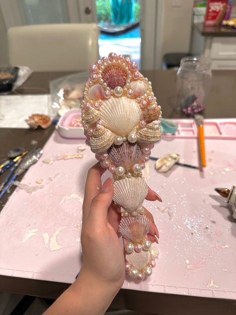 Mermaid Core Birthday Party, Sea Shell Projects, Mermaid Core Room Decor, Mermaid Party Adult, Mermaid Core Diy, Mermaid Core Bedroom, Mermaid Core Party, Aphrodite Bathroom, Seashell Bathroom Ideas