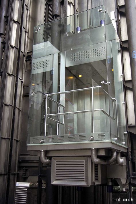 Lloyds of London - exterior elevator detail Exterior Elevator, Elevator Outside Building, Glass Elevator Architecture, Outdoor Lift Elevator, Stainless Steel Elevator Cabin, Freight Elevator, Richard Rogers, Elevator Design, London Buildings