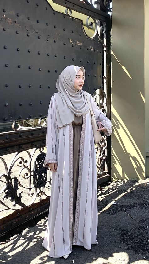 SAVE PIN INI AGAR KAMU MENDAPAT IDE OOTD MENARIK LAINNYA #OOTD #HIJAB #OUTFIT #SELEBGRAM #SELEBTIKTOK Syar I, Hijab Trends, Casual Hijab, Hijab Ootd, Casual Hijab Outfit, Fashion Muslim, Ootd Hijab, Hijab Outfit, Ootd Outfit