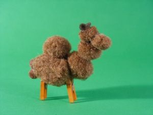 Pom-pom and mini clothes pin animals for nativity set Camel Ornament Diy, Isaac And Rebekah Craft, Camel Craft, Abraham And Isaac, Jesse Tree Advent, Story Of Abraham, Jesse Tree Ornaments, Advent Crafts, Jesse Tree