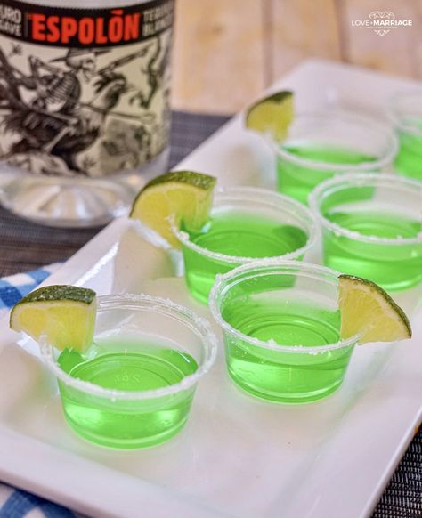 Jello Shots With Tequila, Shots With Tequila, Lime Jello Shots, Shots Jello, Hello Shots, Easy Jello Shots, Margarita Jello Shots, Margarita Jello, Shots Recipes