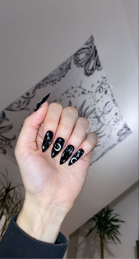 Nails inspo Glitter Moon Nails, Black Nails With Moon And Stars, Moon And Star Nails Acrylic Black, Black Nails Stars Moon, Black Nails Star Design, Black Nails With Moon Design, Black Star And Moon Nails, Black Moon And Star Nails, Black Nails With Stars And Moon